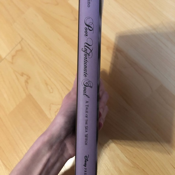 Disney villian book: poor unfortunate soul - Picture 4 of 4